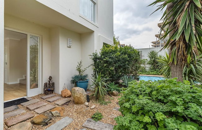 3 Bedroom Family Home - Houtbay - Photo 9