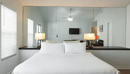 NEW! Villa Positano - Duval Square Condo, Pool, Hot Tub & Parking - Foto 2