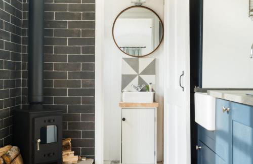 Purbeck Shepherd Huts - Photo 3