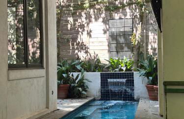 Elegant French Patio Home with Private Pool - Foto 44