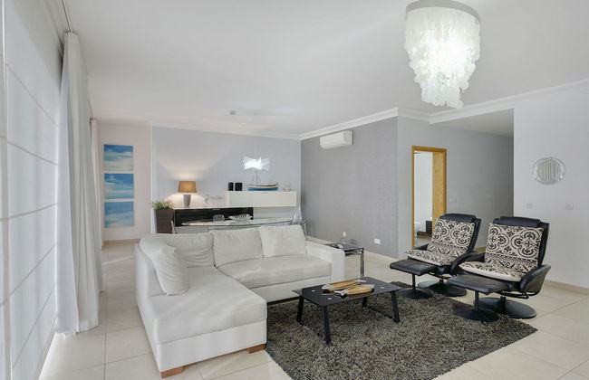 Luxury Apt With Side Seaviews and Pool, Best Location - Foto 10