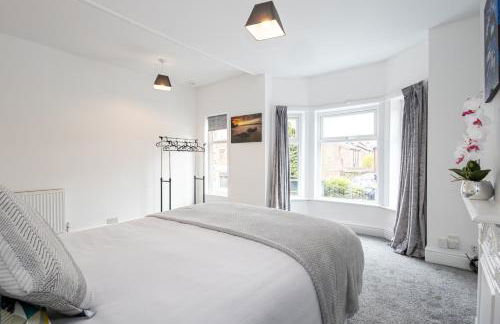 Cheadle village - Photo 34