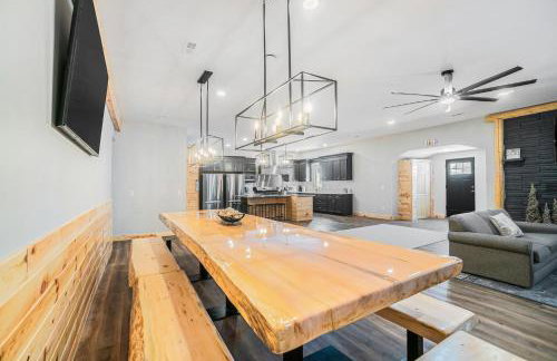 Bowling Alley! Expansive Group Getaway in Lewiston - Foto 10