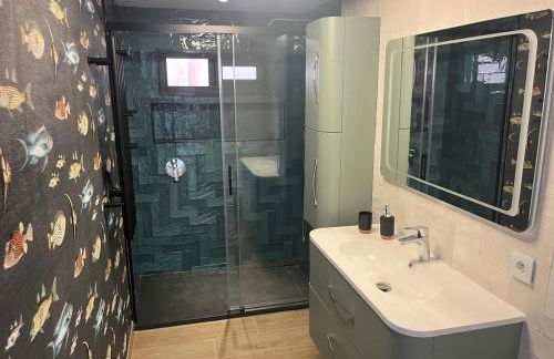 Luxury, beach front, two-bedroom apartment - Foto 10