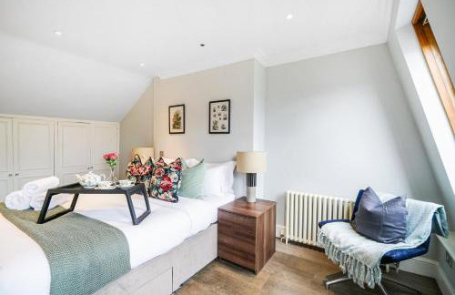 Beautiful and spacious 2 bed, 2 bath apartment bordering Fulham and Chelsea - entire apartment with private entrance - Foto 35