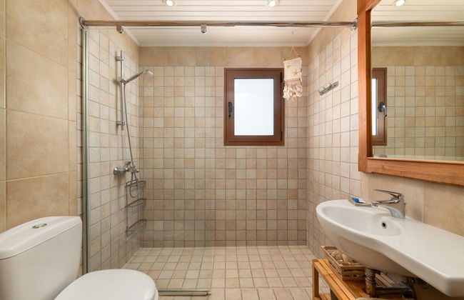 Madia Villa - Photo 9