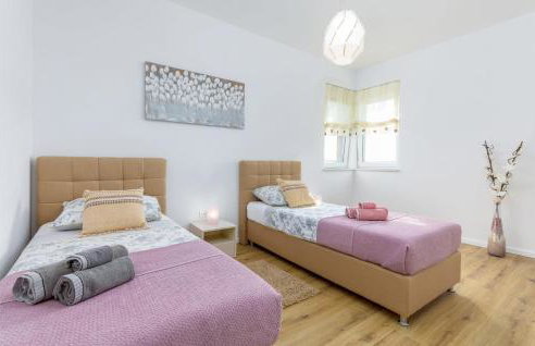 3 Bedroom Beautiful Home In Segotici - Foto 24