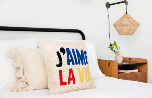 *NEW* The Ambra, Rooftop Skyline View! - Photo 14