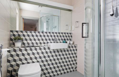 Oaktree Lodge - Luxury Cottage, Hot Tub, Sea Views - Foto 18