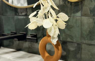 Newly Renovated 4B, 2.5 bath Lakefront home with South Grand Lake Views and dock - Foto 17