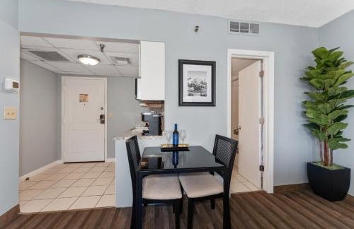 Delightful Studio Condo with Garden View Balcony 7 Mins to Universal - Foto 7
