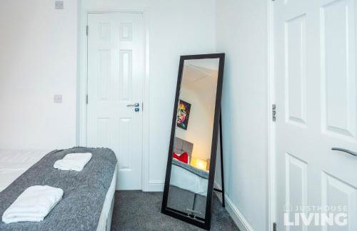 NEW Spacious Modern Townhouse Sleeps 12 Free Parking - Foto 39