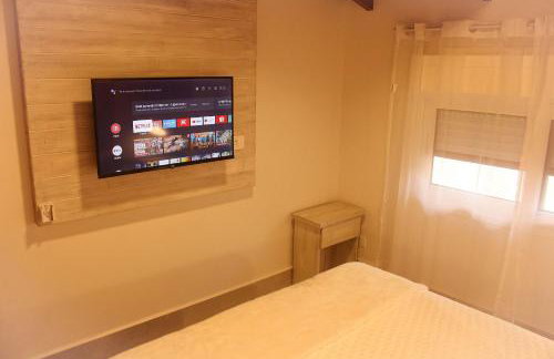 Casa d'Aroeira Residencial Boutique - Centro de Juqueí - Perto de Tudo - 2 quadras do Mar - Serviço de Praia - Roupa de Cama 600 fios algodão Egípcio - Tudo Novo - Estacionamento Interno - Cozinha - Consulte unidades com Ofurô Hidro e Cromoterapia - Foto 76