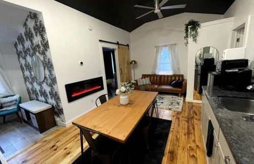 Campfire Cottage Fireplace, fire pit & no chores! - Foto 34