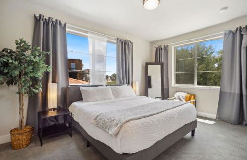 Swanky Townhome Near Old Town, Breweries and River - Foto 41