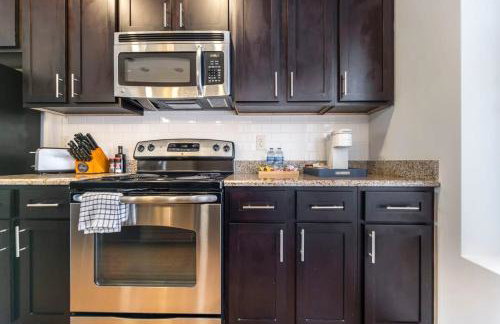 Center of DT walking distance to many venues - Foto 12