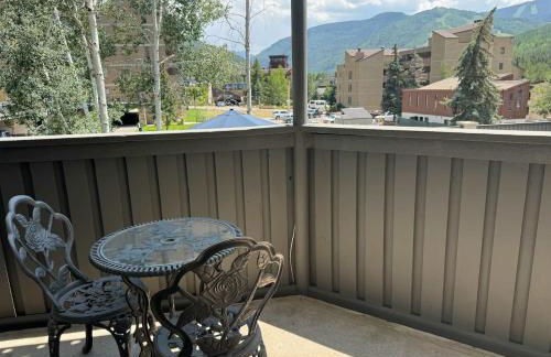 Best location in the heart of lions head, Ski lockers, jacuzzi and pool - Photo 34