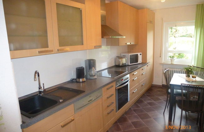 Cozy Apartment in Niederehe Eifel near Forest - Photo 5