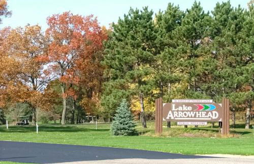 Pool and Beach Access! Lake Arrowhead Hideaway - Foto 45