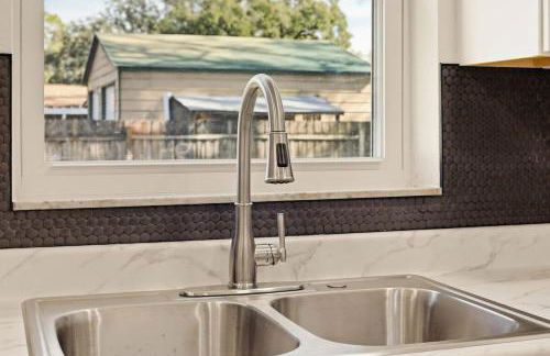 Elegant Auburndale Rooms Near the Speedway & Lake - Foto 12