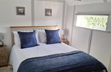 Spinnaker Barn, boutique, cute barn with hot tub - Foto 28