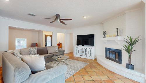 Chinatown Oasis - Photo 4