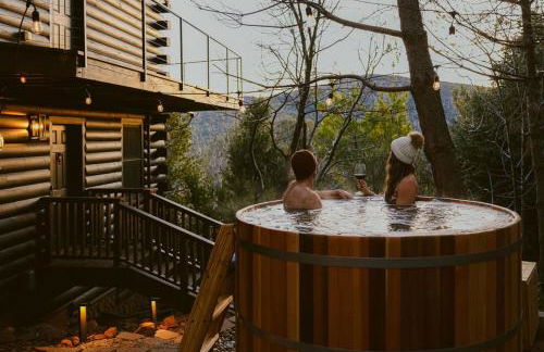 Award-Winning A-Frame with Views and Cedar Hot Tub - Foto 2