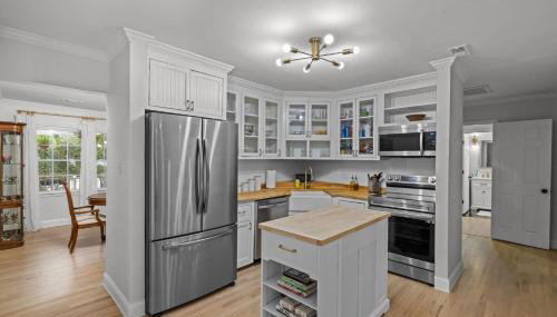 Imperial Porch Haven Cozy Fire Pit Fenced Yard - Foto 3