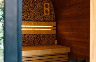 Family Retreat Sauna Hot Tub Games Peloton - Photo 11