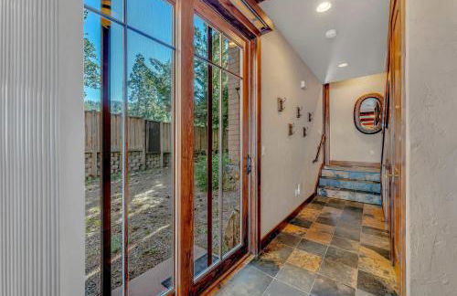 Lakefront Retreat Across from Homewood Resort - Foto 17