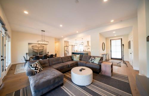 Gearhart Getaway - Gated Community Home w/ Hot Tub, Walk to Beach - Foto 11