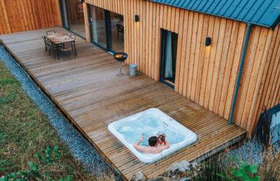 Forest Corner Luxury Home with Hot Tub - Foto 7