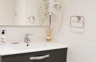 Almagro Apartments - Photo 15