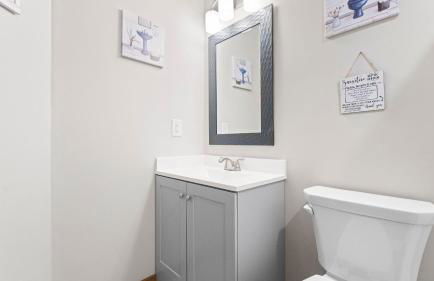 Spacious Waterfront Home on Lake Norman with Firepit Views and Dock Access - Foto 19