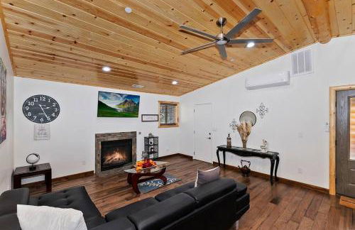 Stylish Elysian Big Bear Cabin w Enclosed backyard - Foto 29