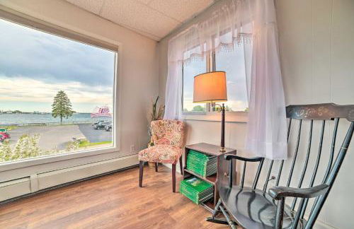 Walkable St Ignace Condo with Lake Huron Views - Foto 4