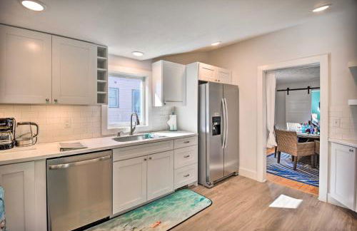 Chincoteague House with Enclosed Porch and Deck - Foto 11