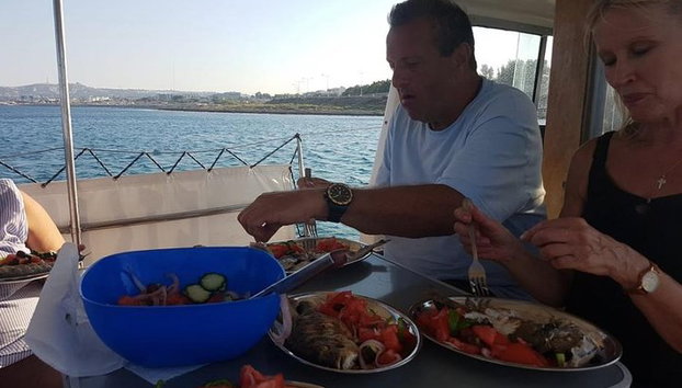 Paseo en barco de pesca con pescador profesional (grupo pequeño) - Foto 3
