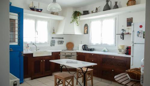 Kapari Home Syros - Photo 4, stove