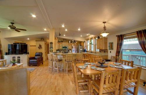 'Moose Lodge' Cabin w/ Entertainment Gazebo! - Foto 6