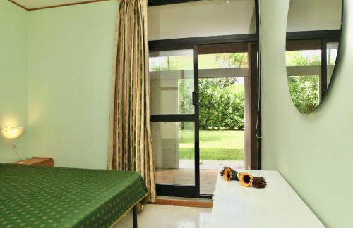 IssTravel, Holiday Homes in Marina di Bibbona from 400 to 900 meters from the sea, apartments 6 beds with private outdoor area - Foto 17