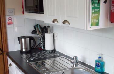 Waterloo Farm Shepherds Hut Glamping with Sun Lounge - Foto 2