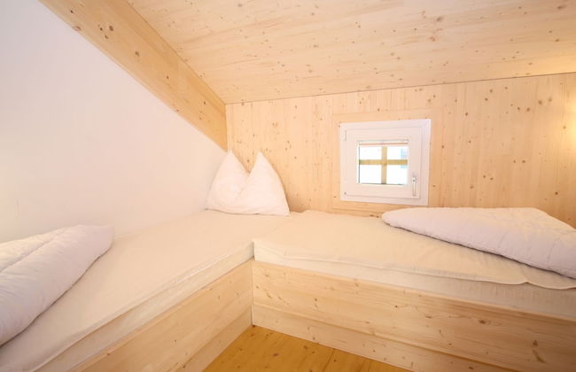 Lavish Wooded Chalet with Sauna & Hot Tub in Hohentauern - Photo 2