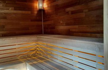 Mid-Wales Farmhouse, swimming pool, tranquil countryside views, sleeps 14 - Foto 14