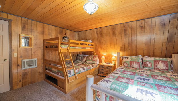 Bearfoot Cabin - Foto 4, Habitación