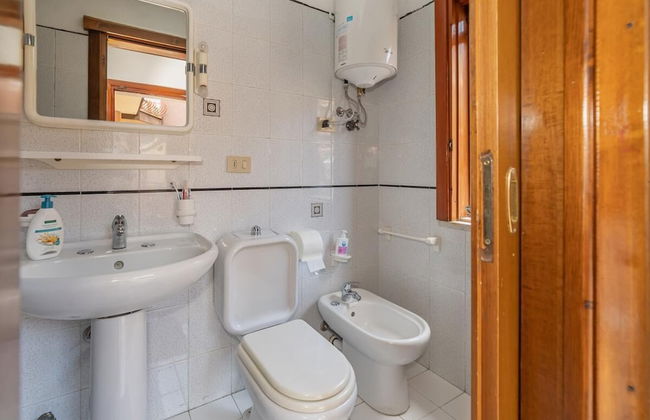 Bright and Panoramic Two-room Apartment - Foto 16