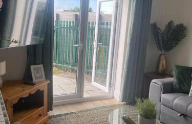 The Cwtch Pet Friendly Ground Floor Flat Near M4 and Porthcawl - Foto 3