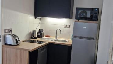 Le Grand Large T2 climatisé à 200 m plage, parking - Foto 5, stove, dishwasher, toaster