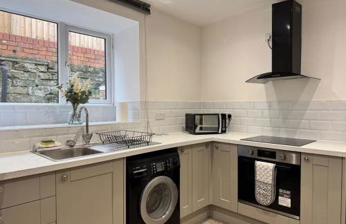 3BD Modern Home with Free Private Parking - Foto 18