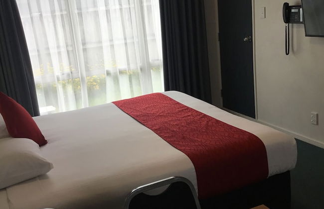 Ulster Apartments - Photo 10